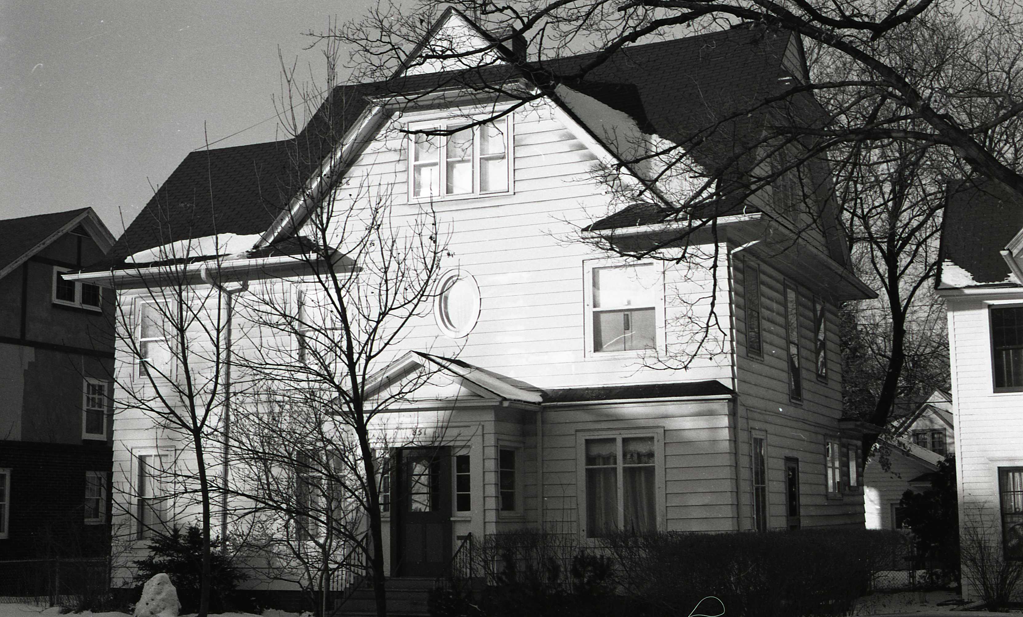 851 Park Avenue